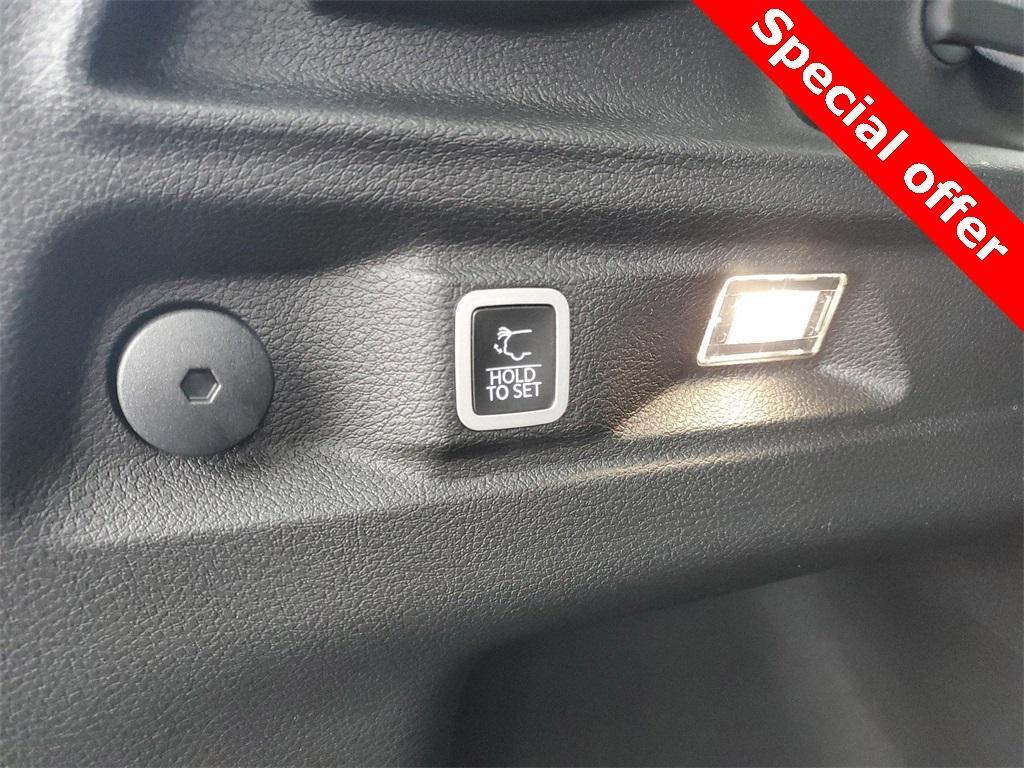 new 2025 Jeep Grand Cherokee L car, priced at $40,977