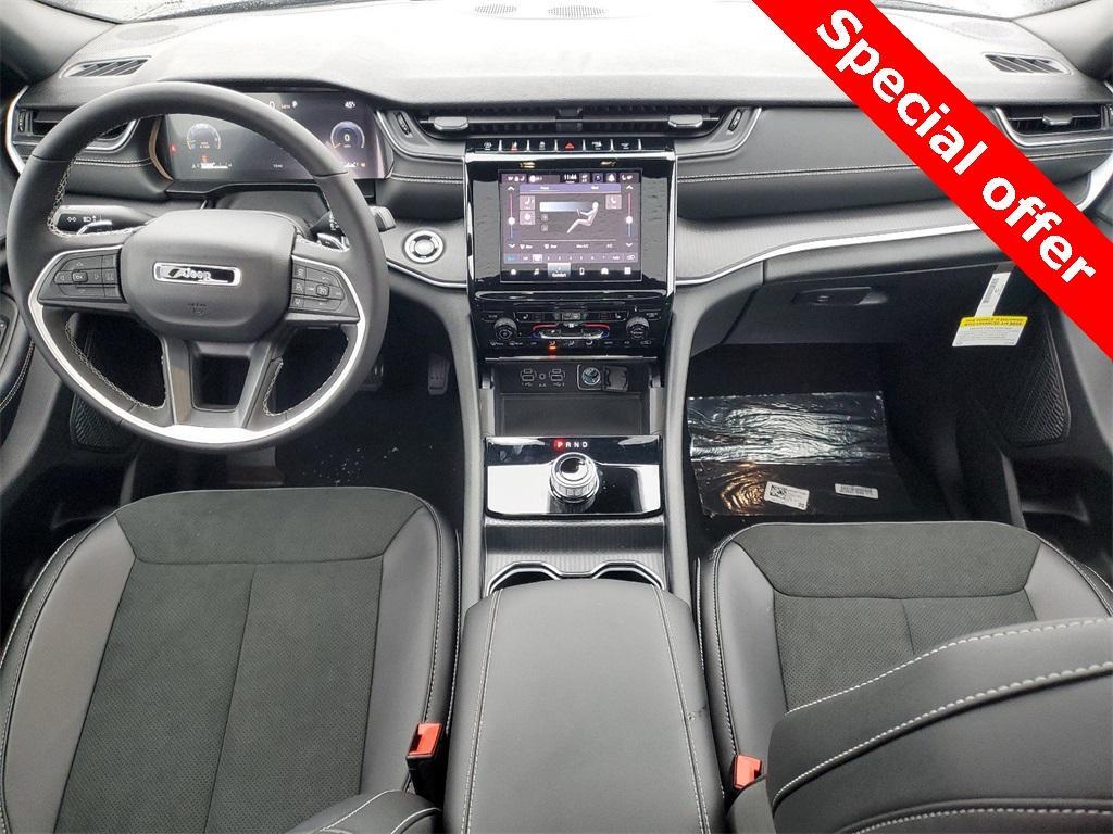 new 2025 Jeep Grand Cherokee L car, priced at $40,977