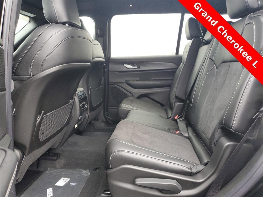 new 2025 Jeep Grand Cherokee L car, priced at $43,424