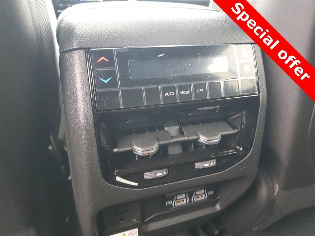 new 2025 Jeep Grand Cherokee L car, priced at $40,977