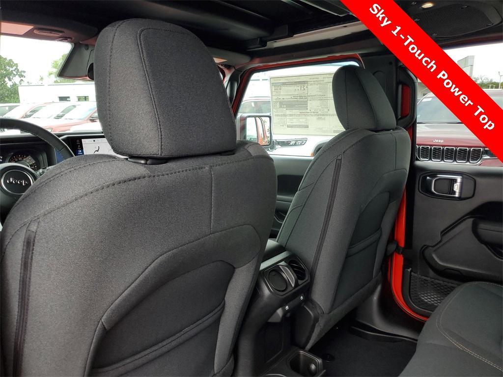 new 2025 Jeep Wrangler car, priced at $45,234