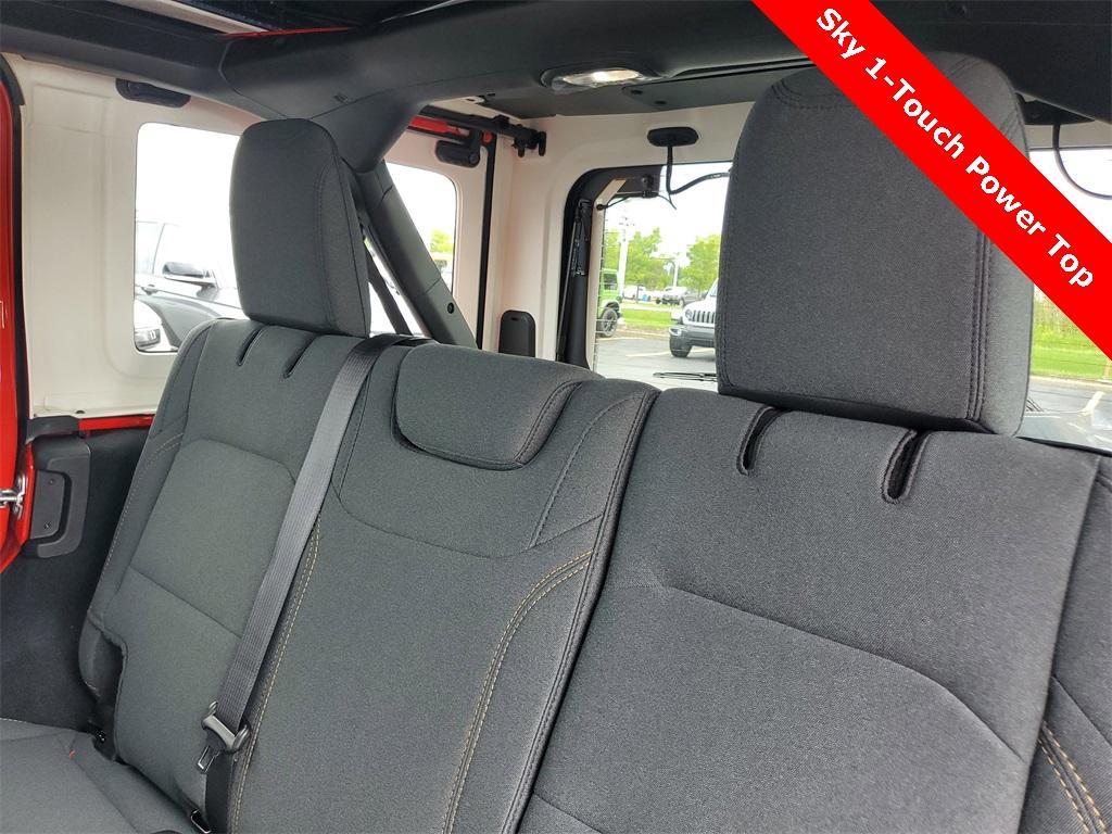 new 2025 Jeep Wrangler car, priced at $45,234