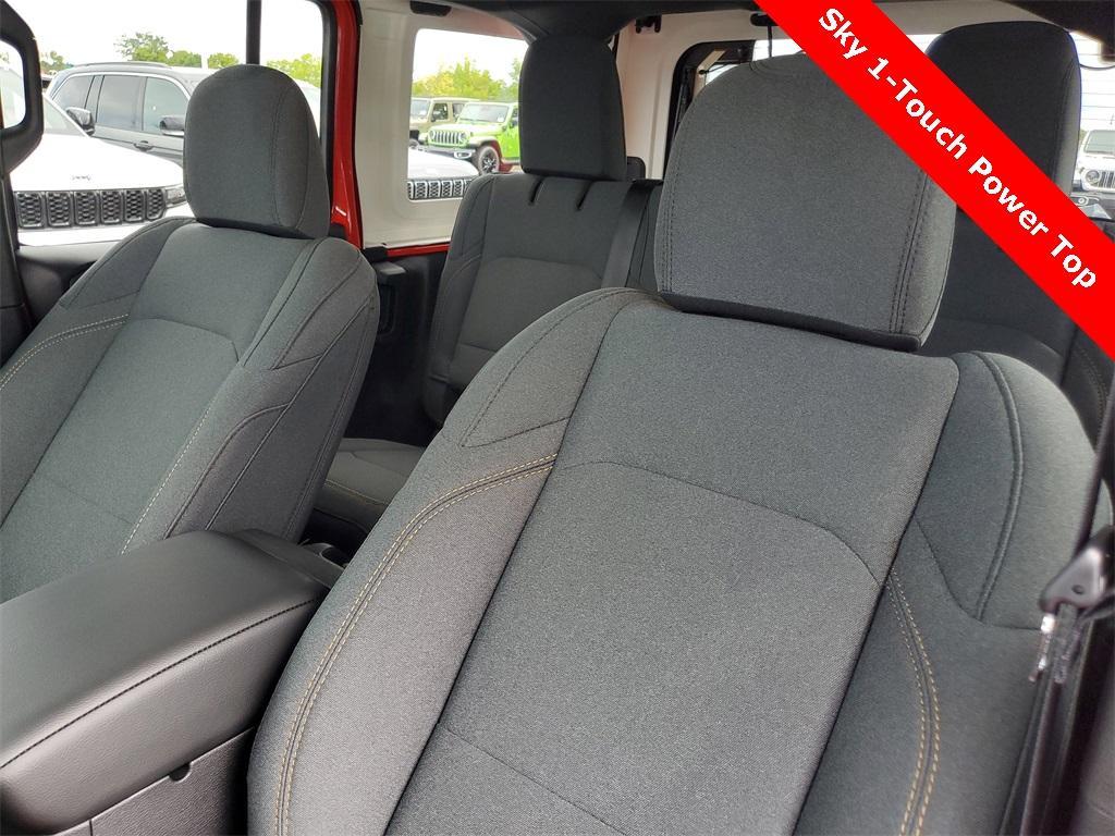 new 2025 Jeep Wrangler car, priced at $45,234
