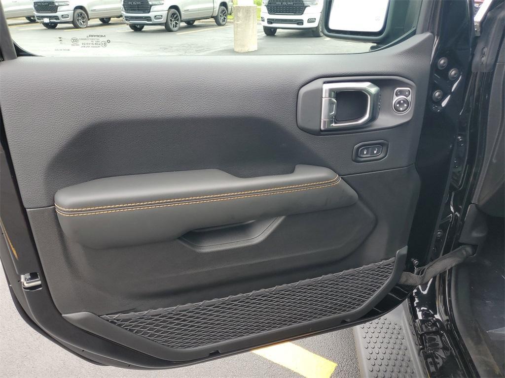new 2025 Jeep Wrangler car, priced at $50,453