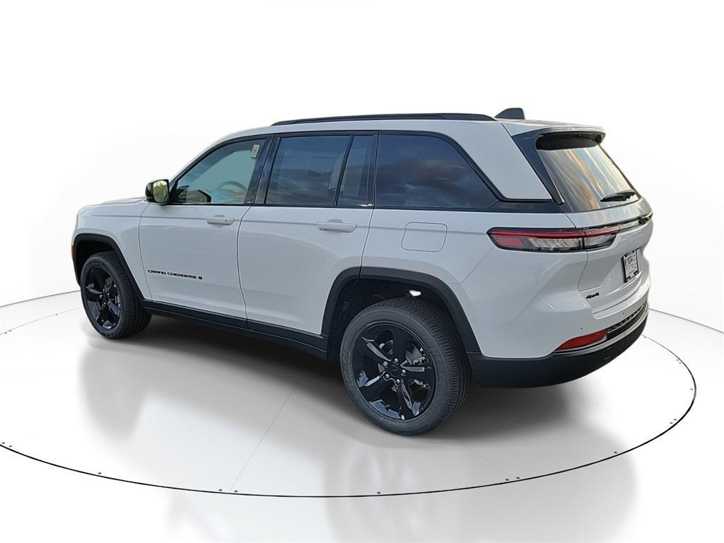 new 2025 Jeep Grand Cherokee car, priced at $42,252