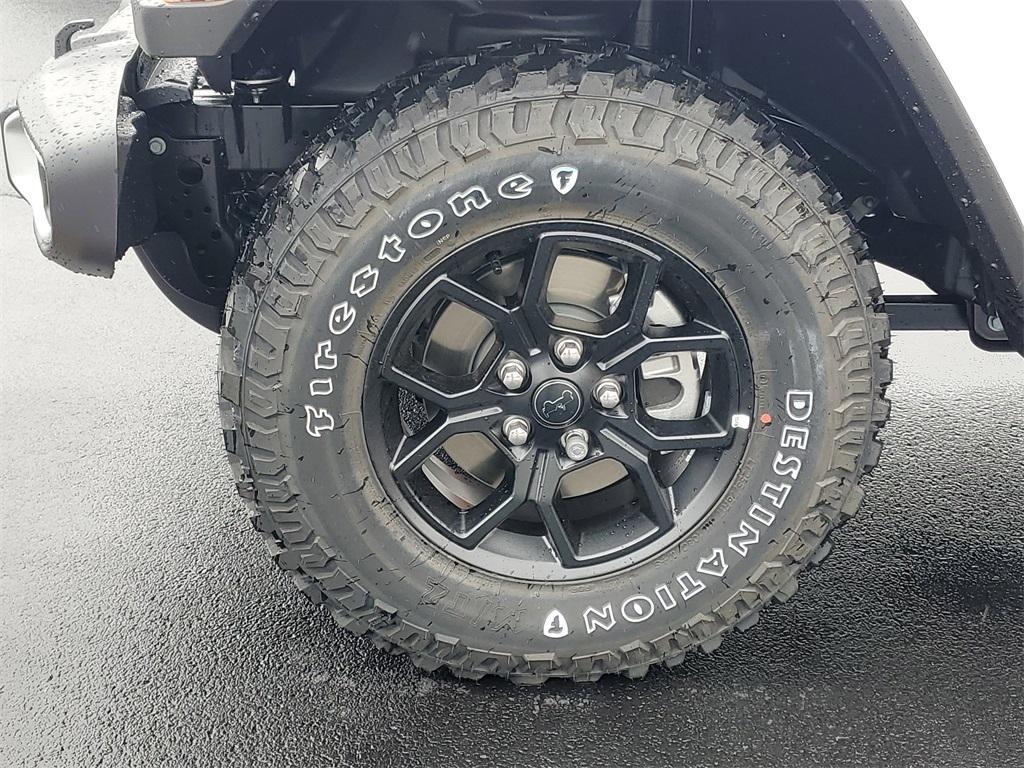 new 2025 Jeep Gladiator car, priced at $45,998