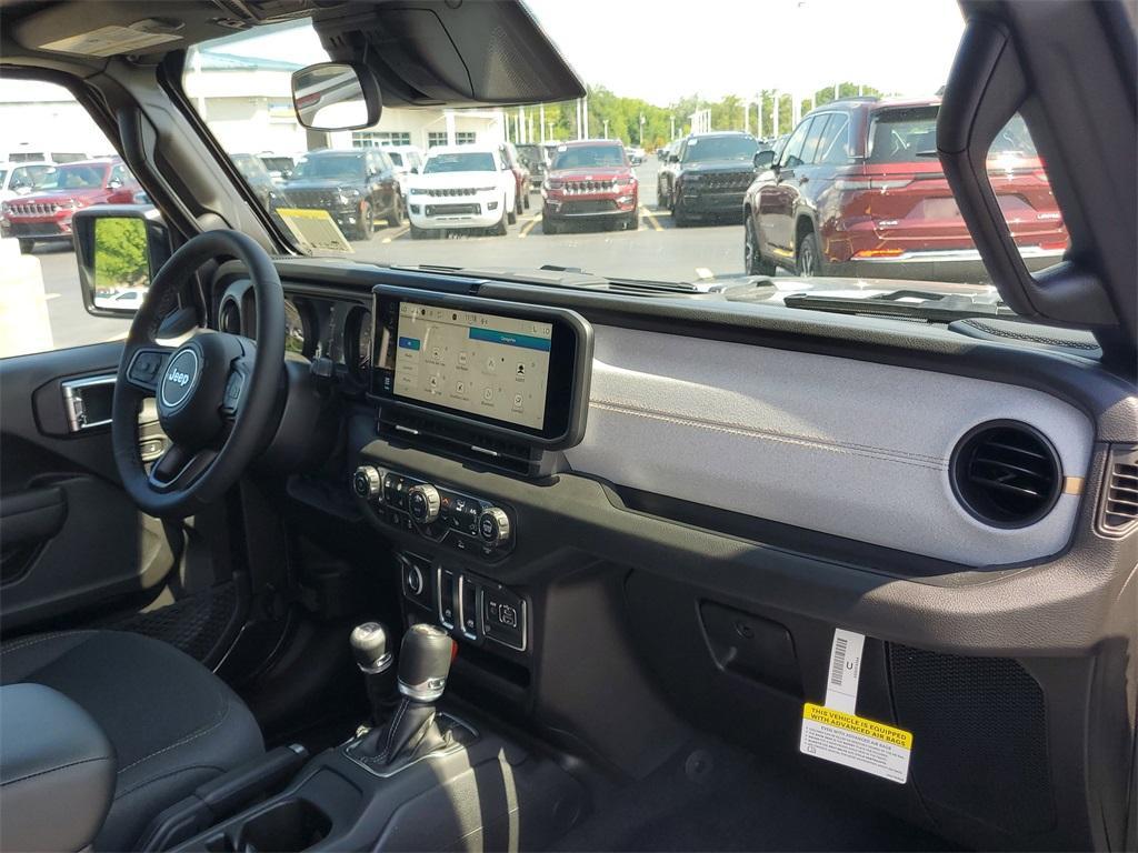 new 2025 Jeep Wrangler car, priced at $37,769