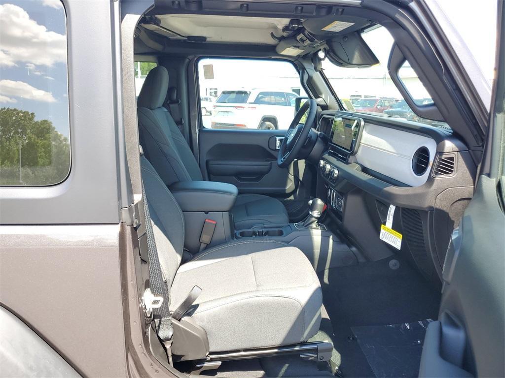new 2025 Jeep Wrangler car, priced at $37,769