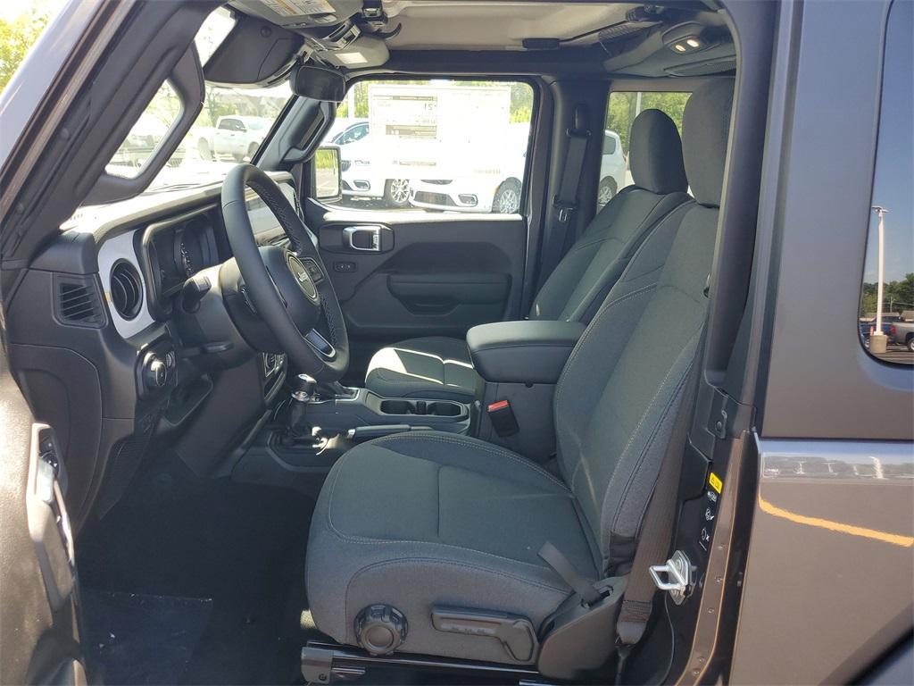 new 2025 Jeep Wrangler car, priced at $37,769