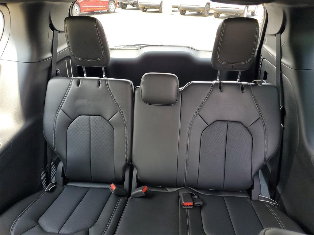 new 2025 Chrysler Pacifica car, priced at $45,253