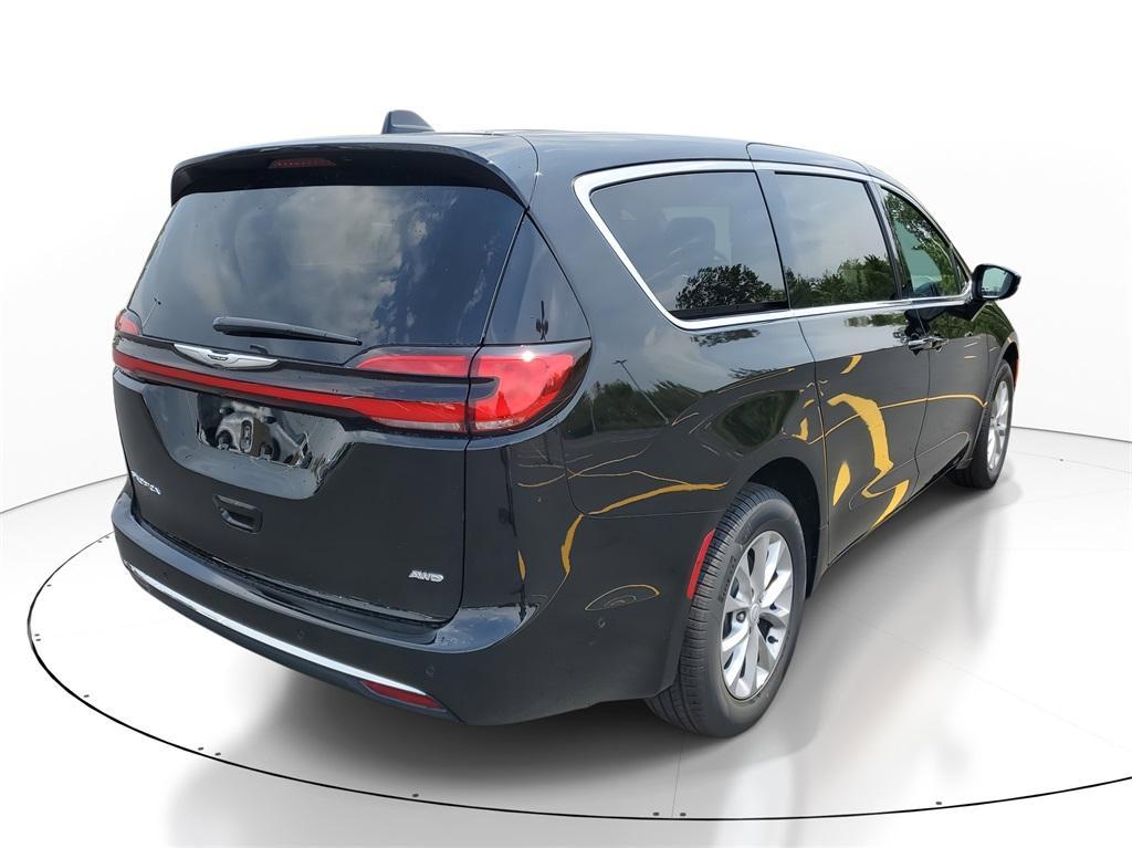 new 2025 Chrysler Pacifica car, priced at $45,253