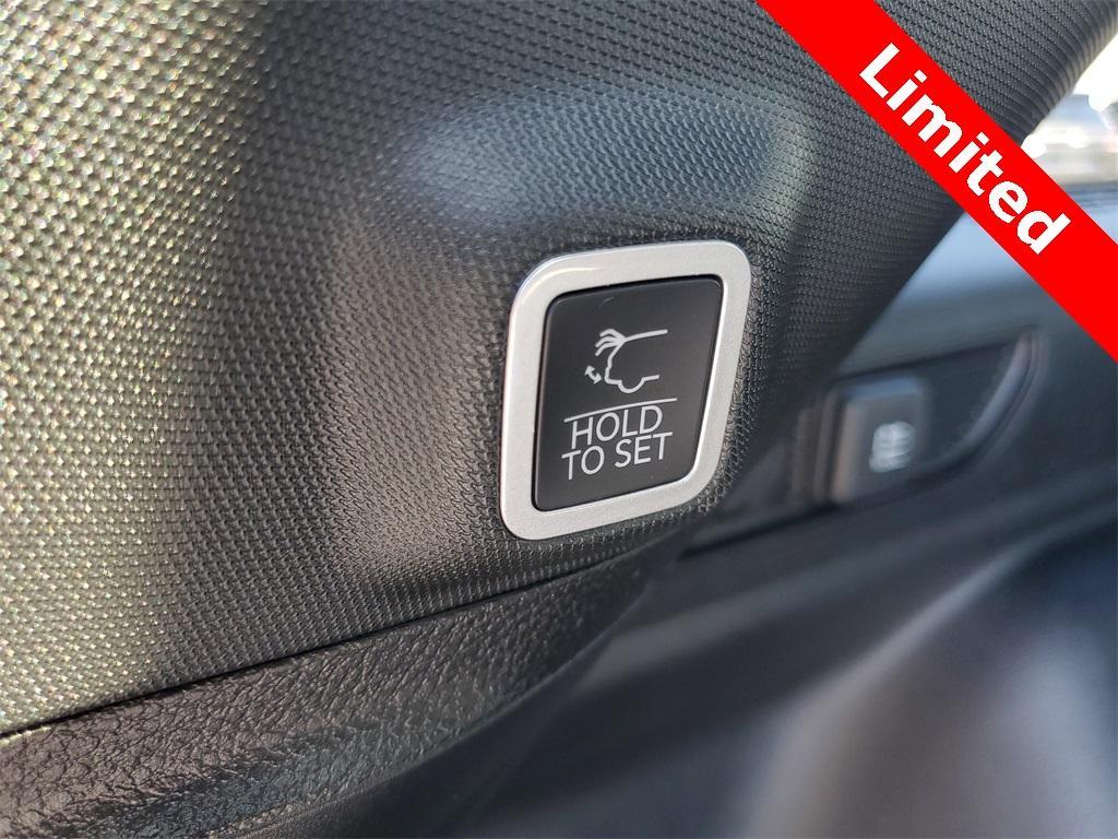 new 2025 Jeep Grand Cherokee car, priced at $49,494
