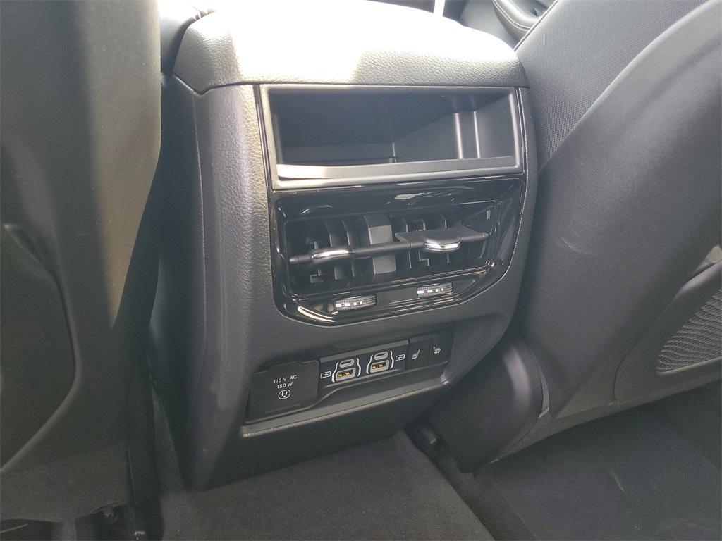 new 2025 Jeep Grand Cherokee car, priced at $46,736