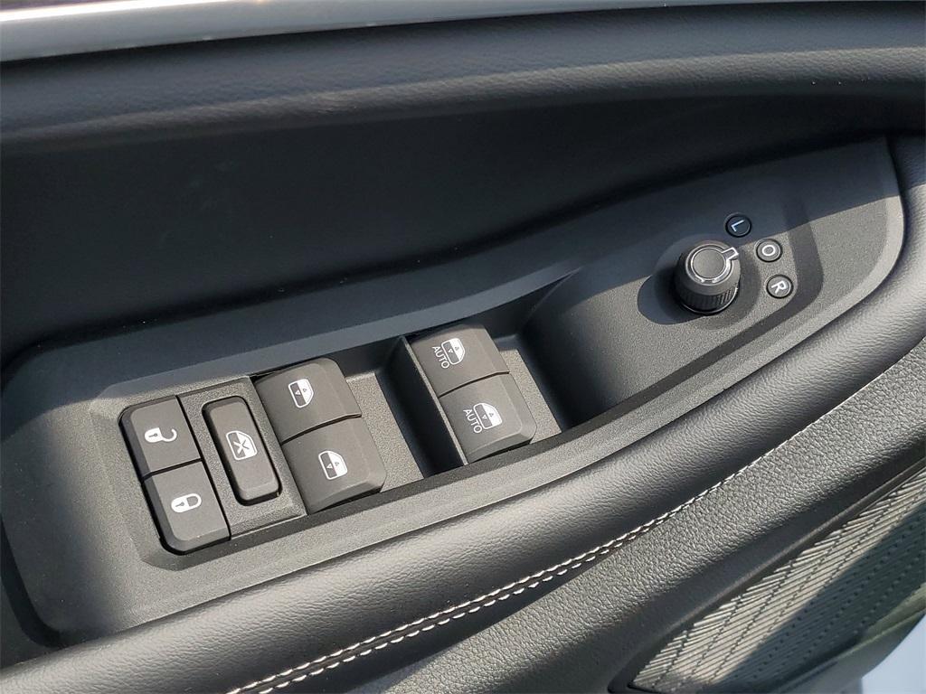 new 2025 Jeep Grand Cherokee car, priced at $47,736