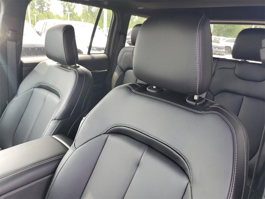 new 2025 Jeep Grand Cherokee car, priced at $46,736