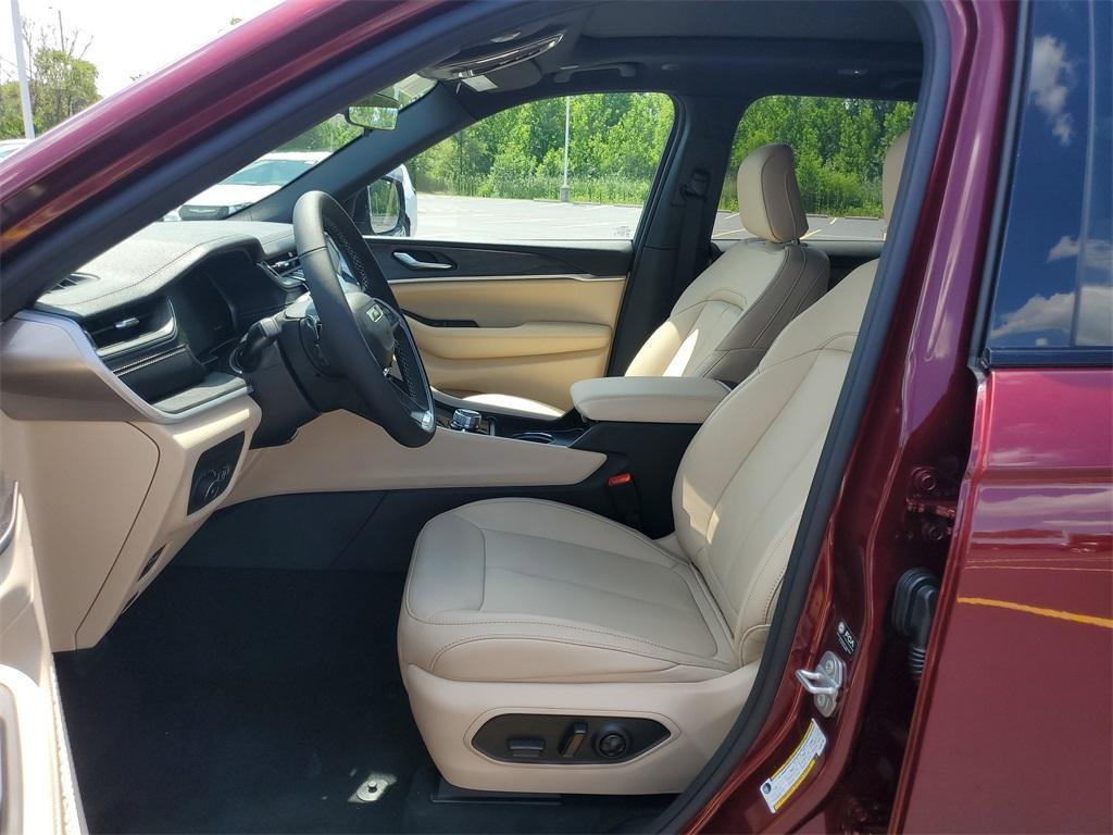 new 2025 Jeep Grand Cherokee car, priced at $39,531