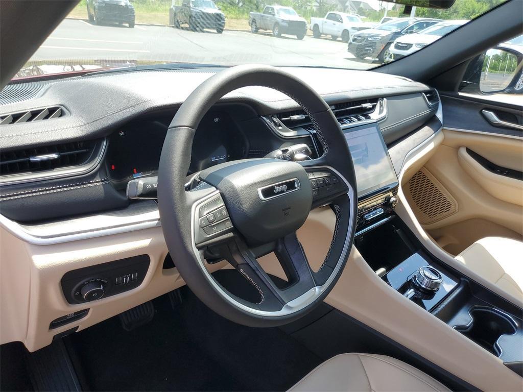 new 2025 Jeep Grand Cherokee car, priced at $39,531