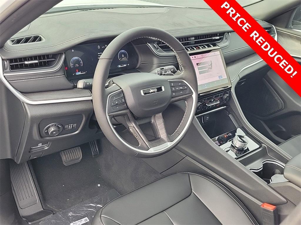 new 2025 Jeep Grand Cherokee car, priced at $39,684