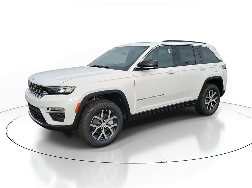 new 2025 Jeep Grand Cherokee car, priced at $44,194