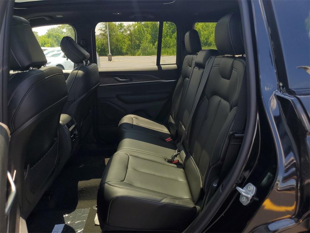new 2025 Jeep Grand Cherokee car, priced at $41,862
