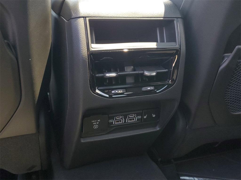 new 2025 Jeep Grand Cherokee car, priced at $41,862