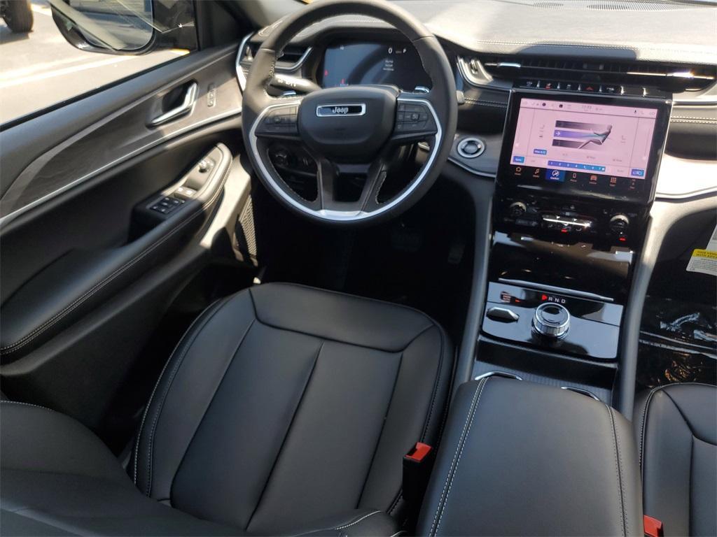 new 2025 Jeep Grand Cherokee car, priced at $41,862