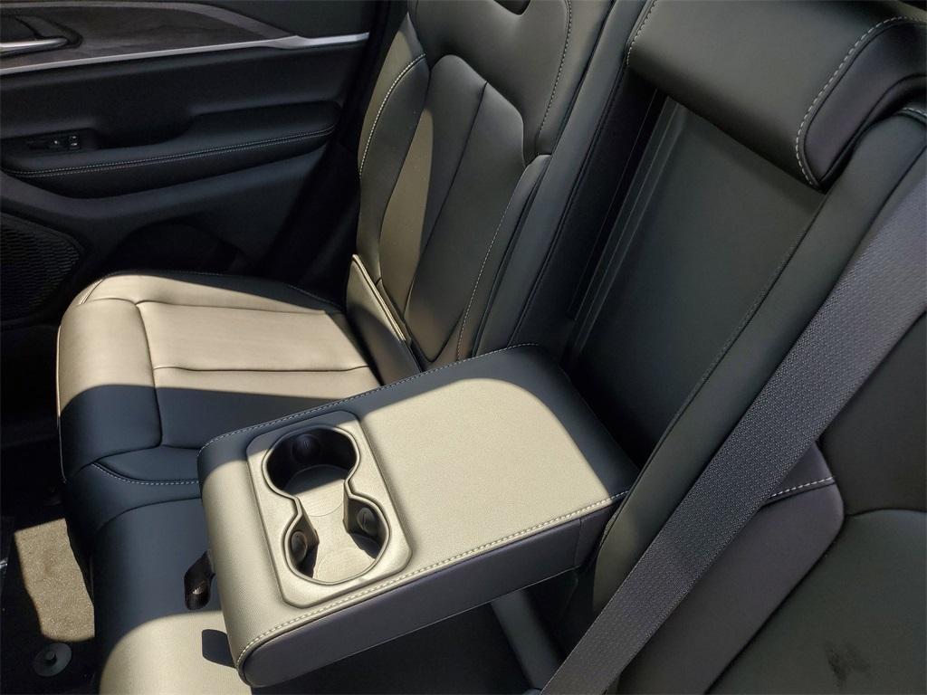 new 2025 Jeep Grand Cherokee car, priced at $41,862