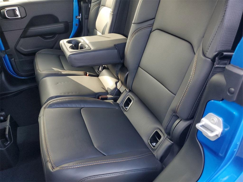 new 2025 Jeep Gladiator car, priced at $48,034