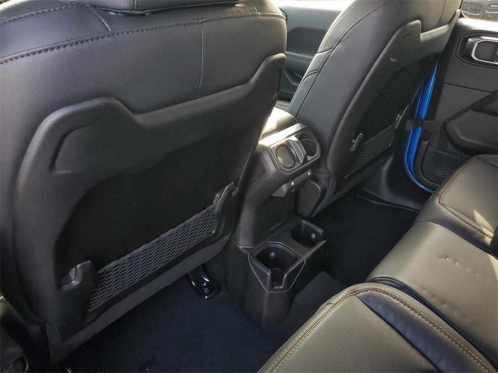 new 2025 Jeep Gladiator car, priced at $48,034