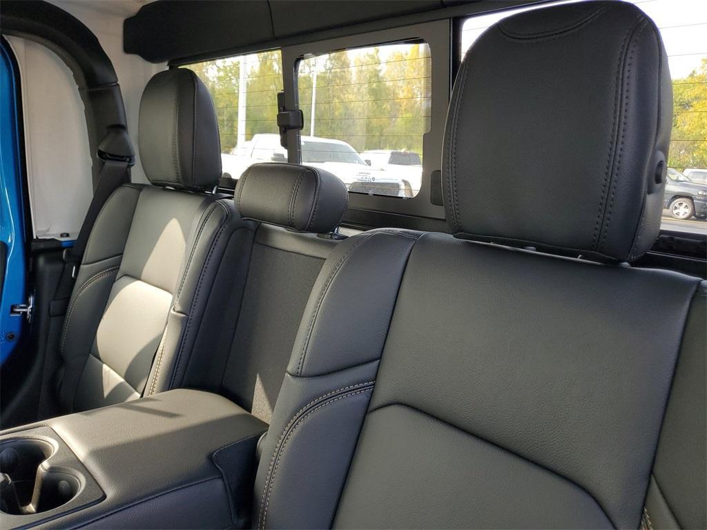 new 2025 Jeep Gladiator car, priced at $48,034