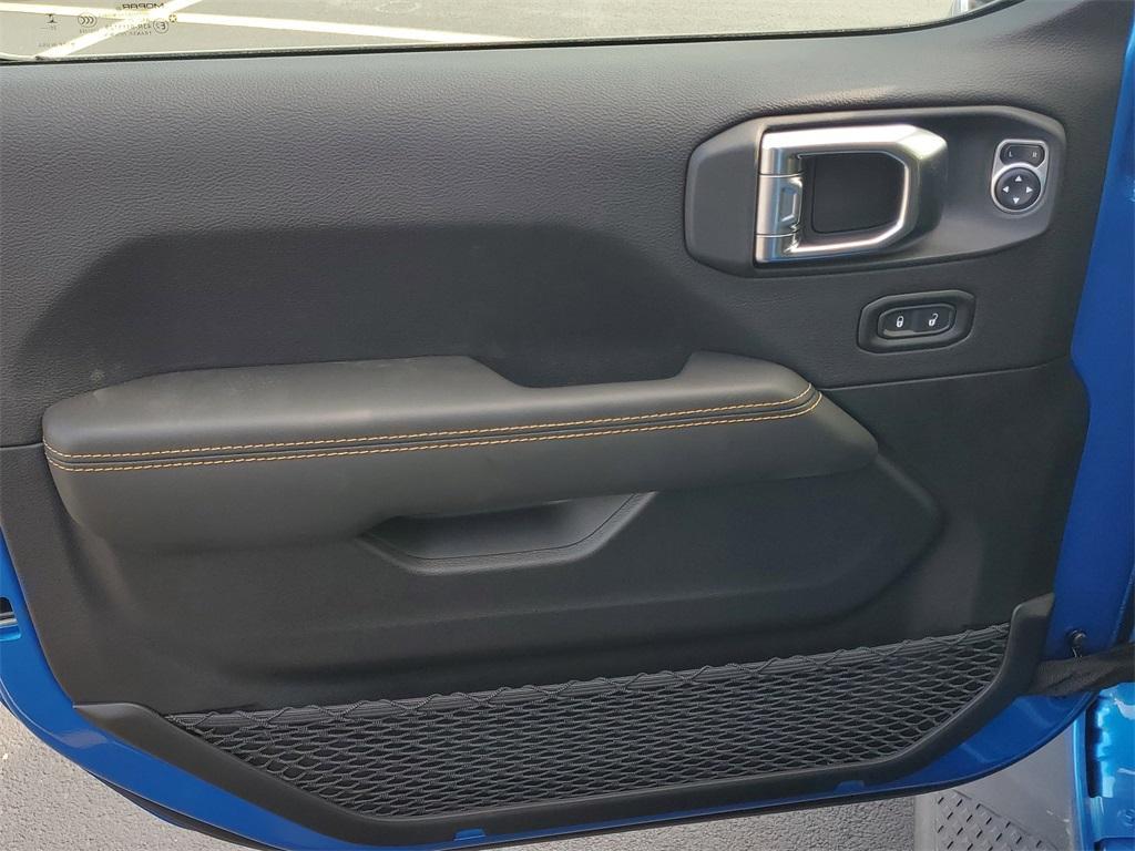 new 2025 Jeep Gladiator car, priced at $48,034