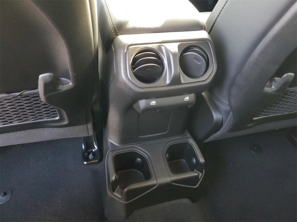 new 2025 Jeep Gladiator car, priced at $48,034