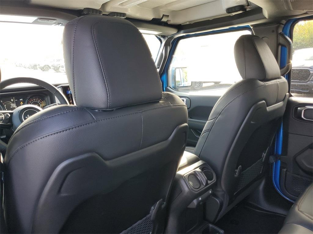 new 2025 Jeep Gladiator car, priced at $48,034