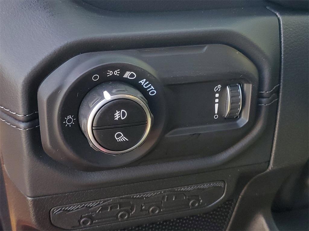 new 2025 Jeep Gladiator car, priced at $46,660