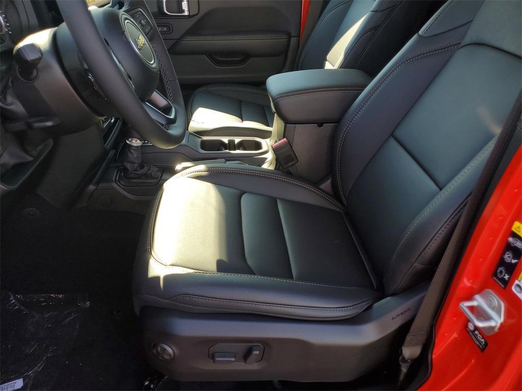 new 2025 Jeep Gladiator car, priced at $46,660