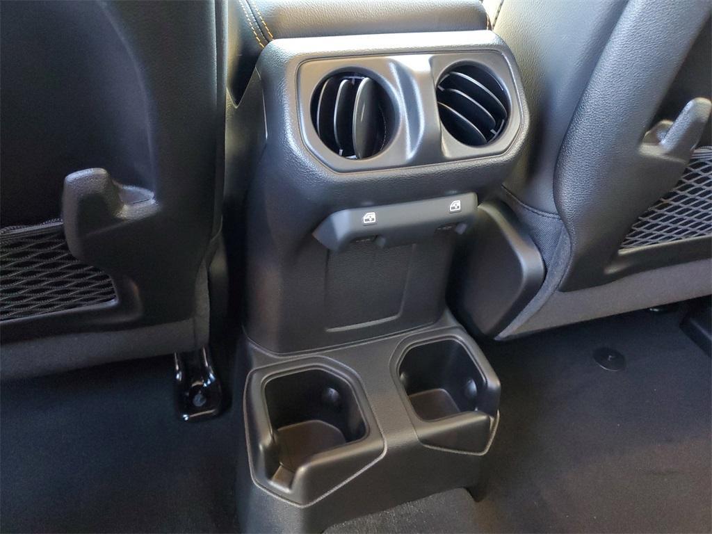 new 2025 Jeep Gladiator car, priced at $46,660