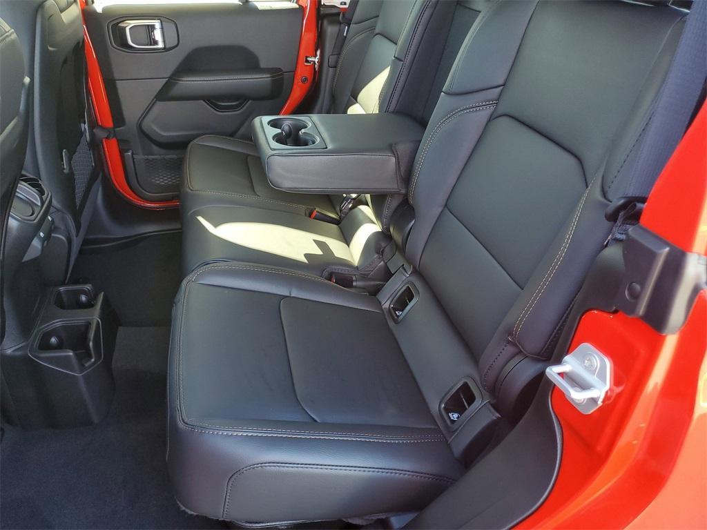 new 2025 Jeep Gladiator car, priced at $46,660