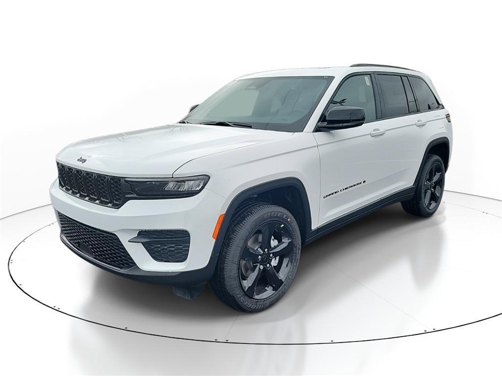 new 2025 Jeep Grand Cherokee car, priced at $42,252