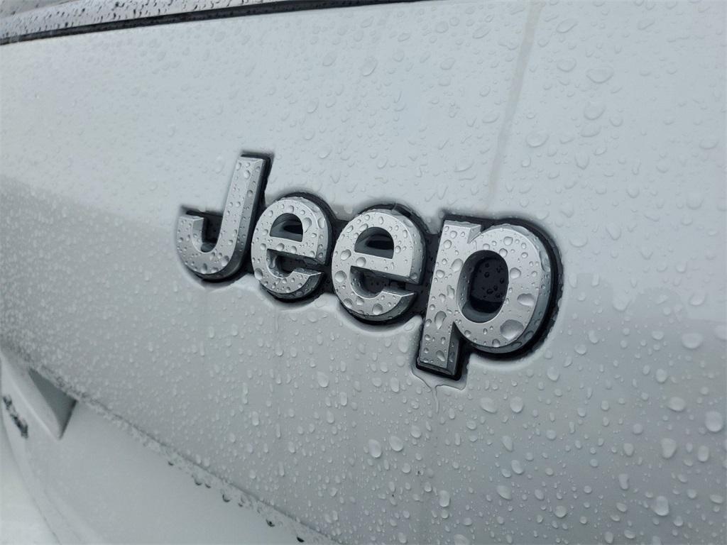 new 2025 Jeep Grand Cherokee L car, priced at $43,700