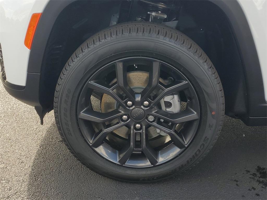new 2025 Jeep Grand Cherokee L car, priced at $48,524