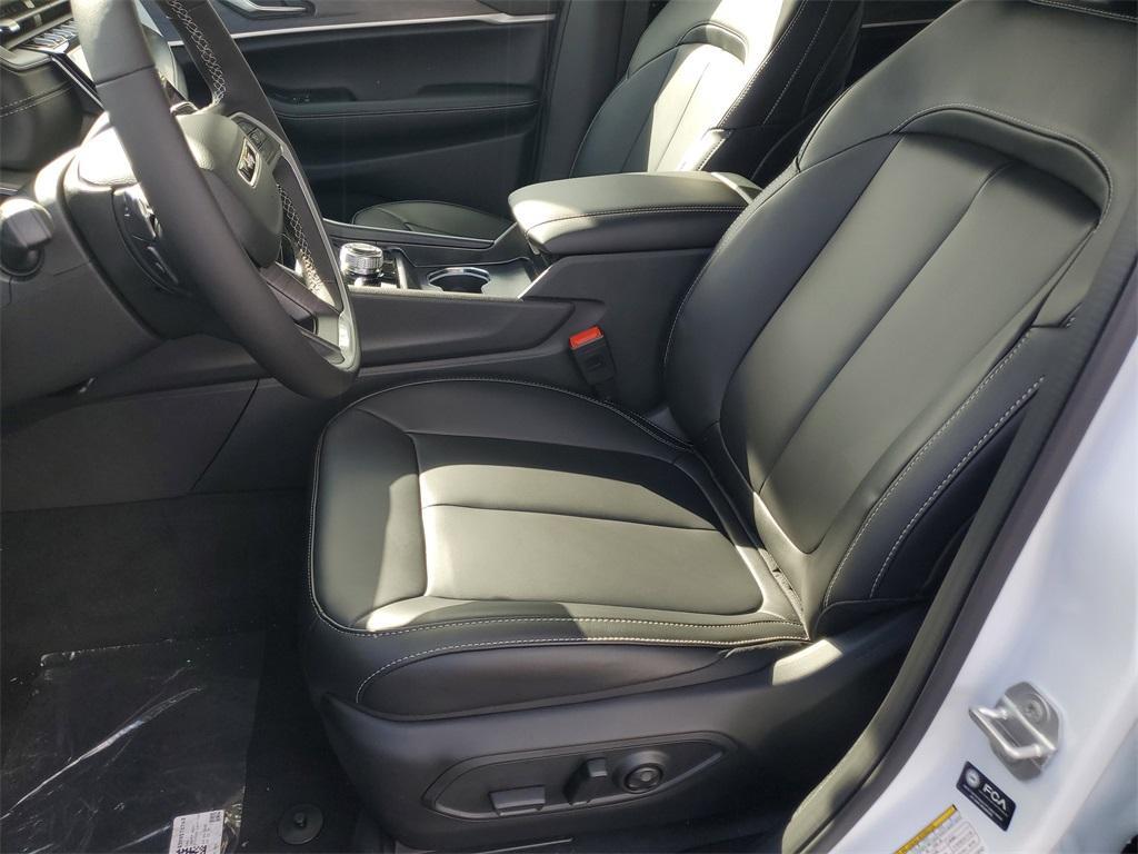new 2025 Jeep Grand Cherokee L car, priced at $48,524