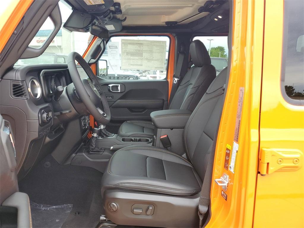 new 2025 Jeep Gladiator car, priced at $43,995