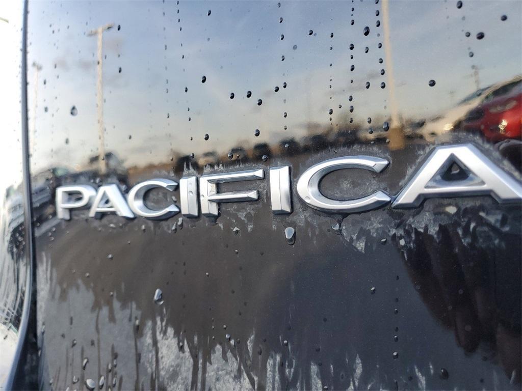 new 2025 Chrysler Pacifica Hybrid car, priced at $46,480