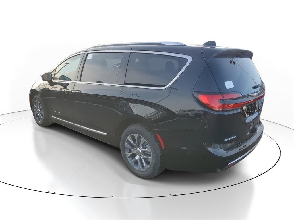 new 2025 Chrysler Pacifica Hybrid car, priced at $46,480