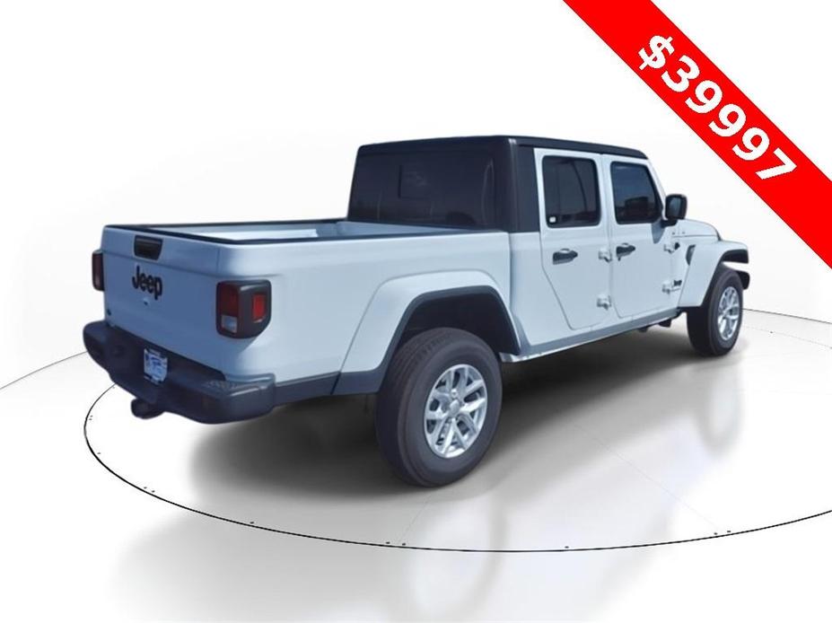 new 2023 Jeep Gladiator car, priced at $47,218