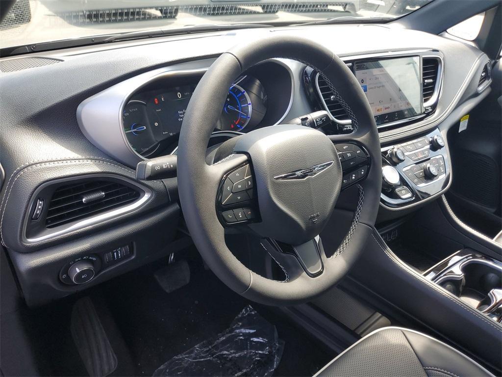 new 2025 Chrysler Pacifica Hybrid car, priced at $57,580