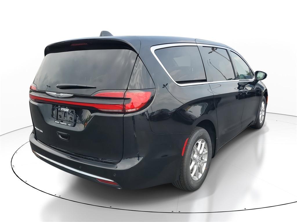 new 2025 Chrysler Pacifica car, priced at $40,243