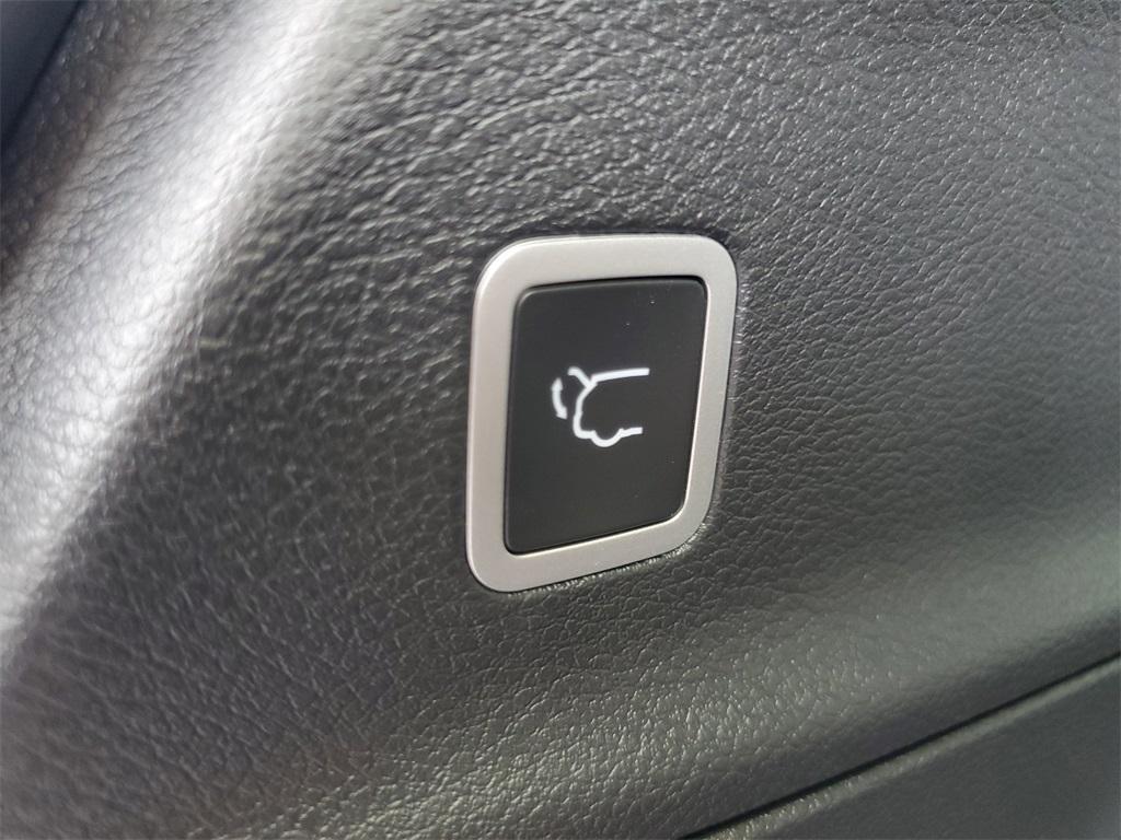 new 2025 Chrysler Pacifica car, priced at $40,243
