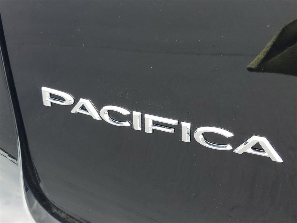 new 2025 Chrysler Pacifica car, priced at $40,243