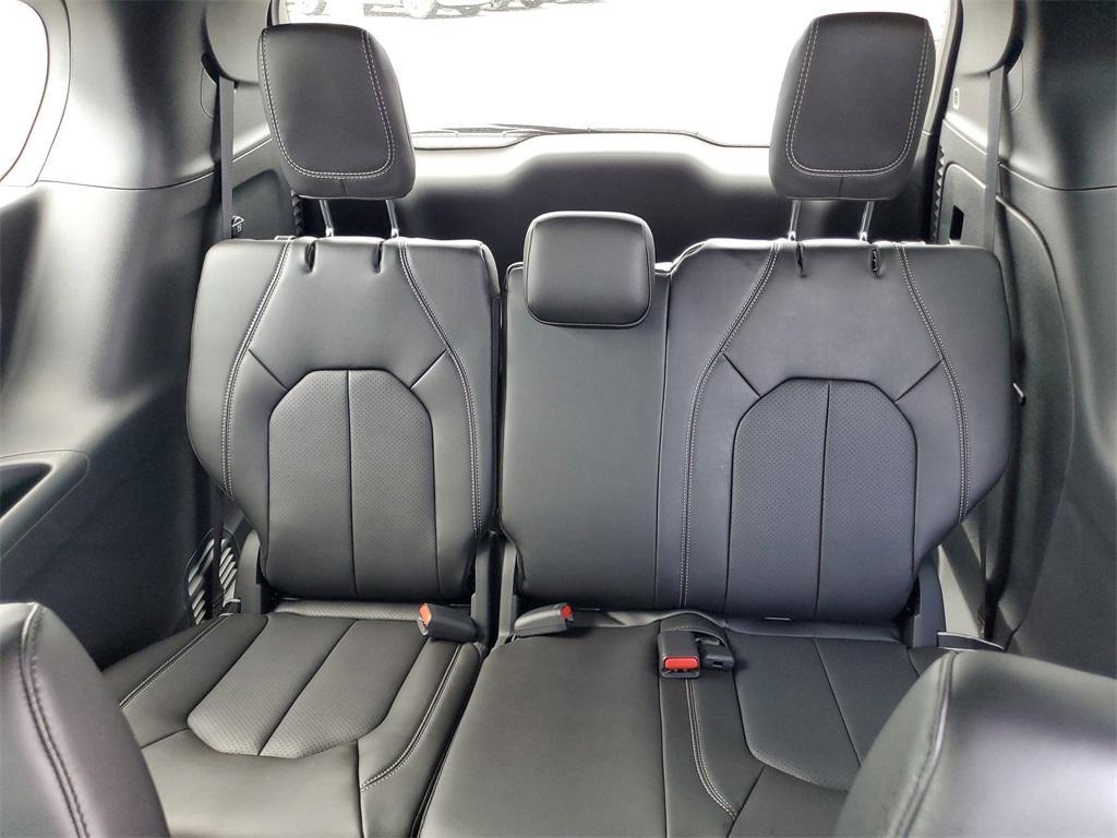 new 2025 Chrysler Pacifica car, priced at $40,243